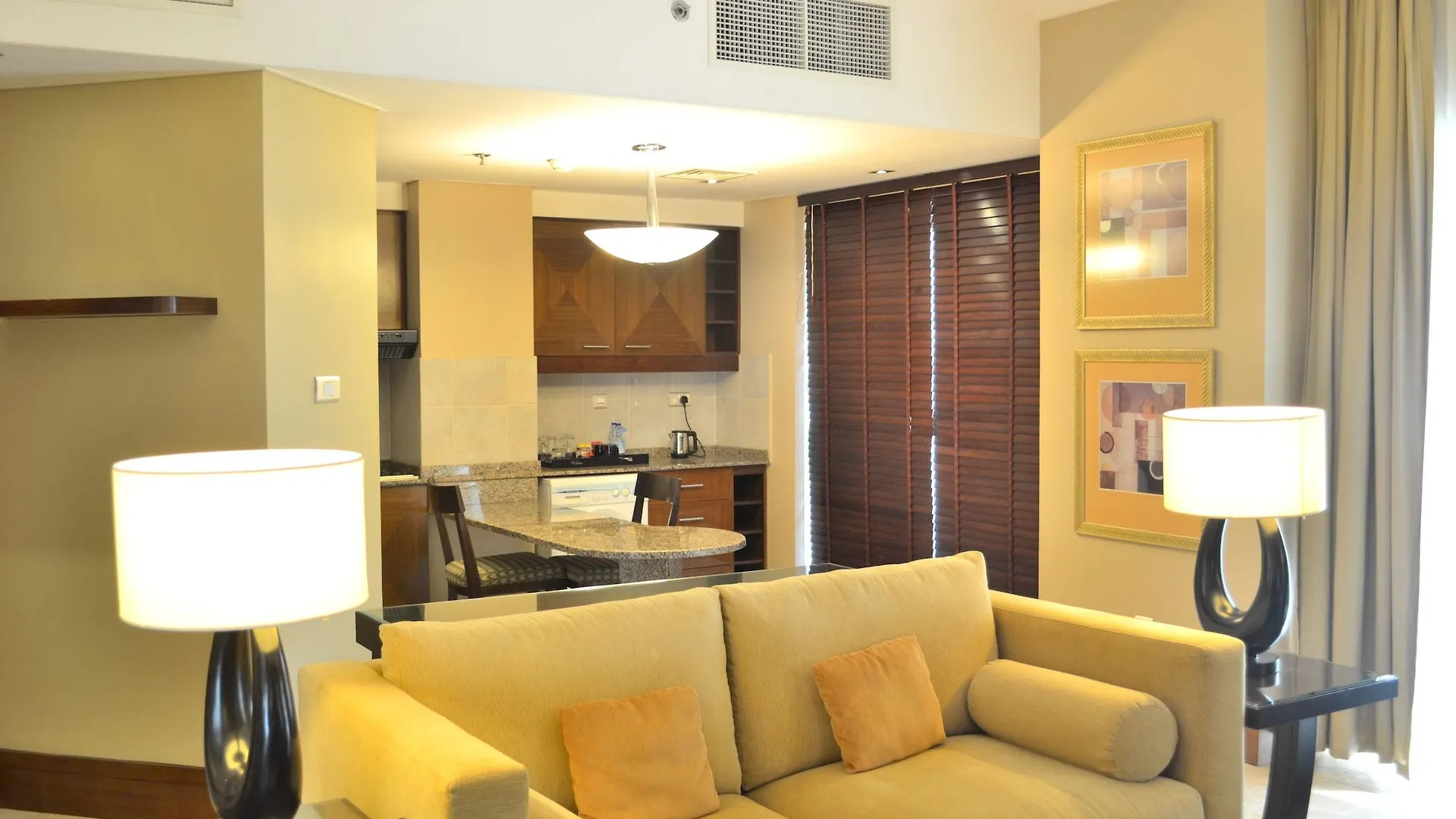 Sheraton Khalidiya Hotel Abu Dzabi
