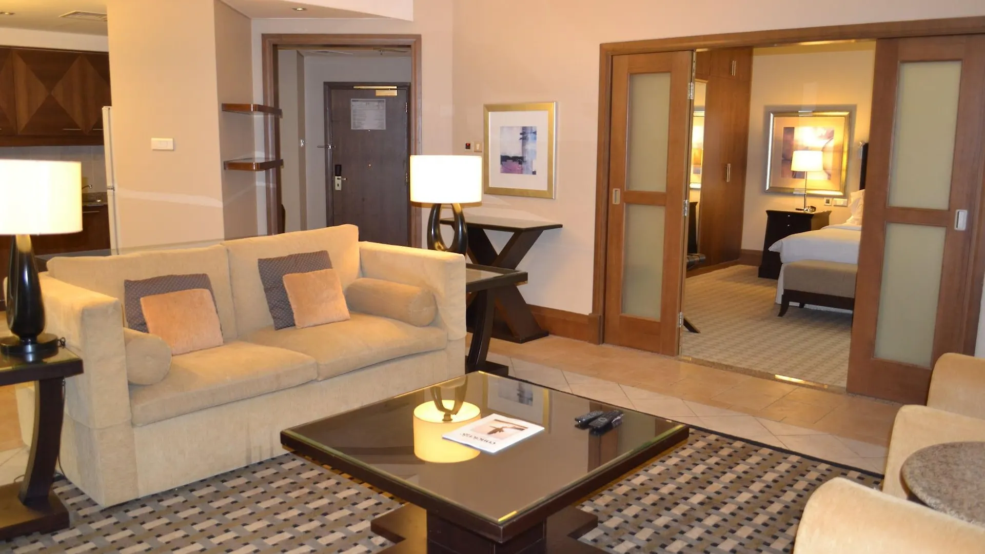 Sheraton Khalidiya Hotel Abu Dhabi 4*,
