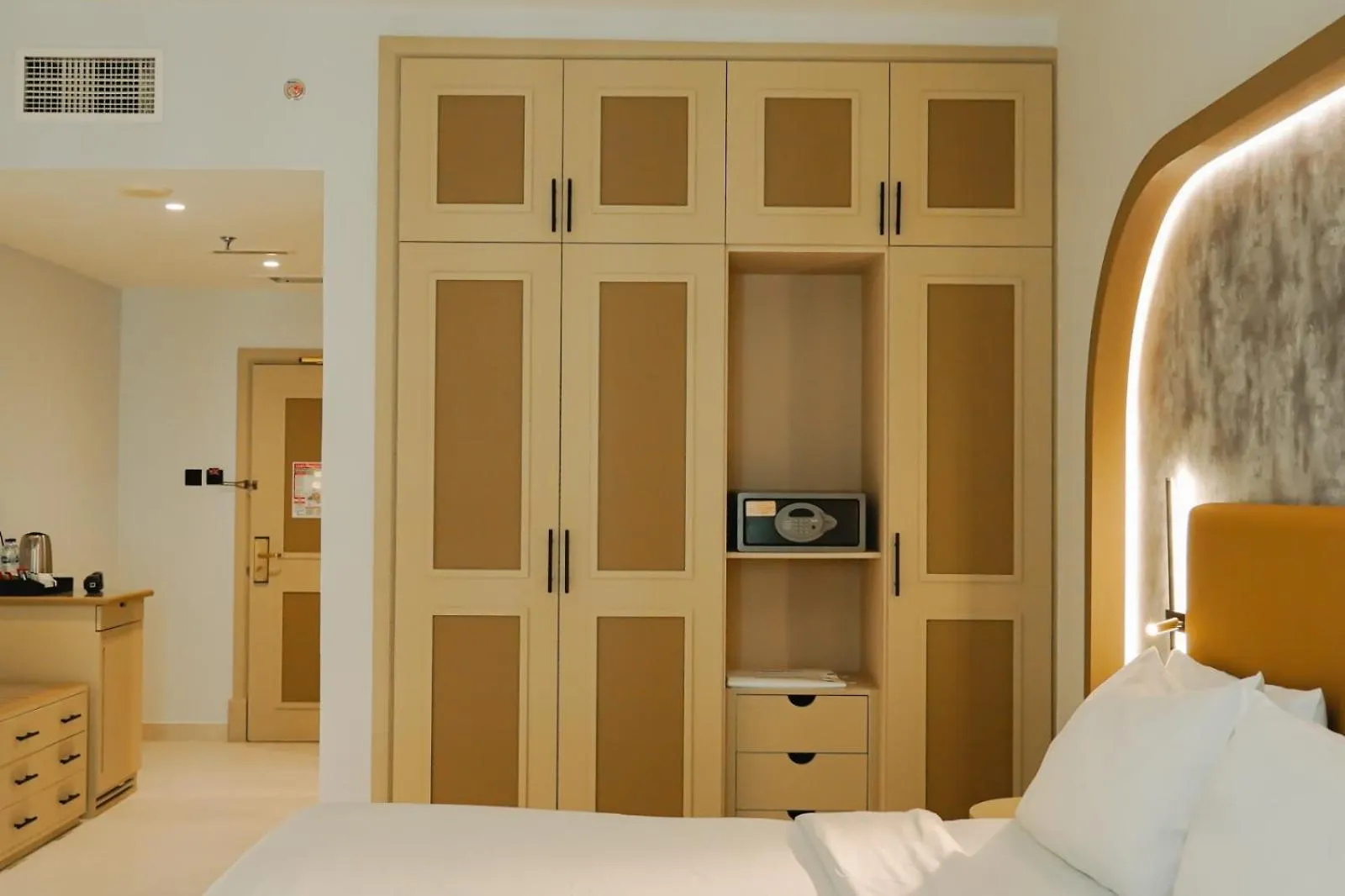 ****  Sheraton Khalidiya Hotel Abu Dhabi United Arab Emirates